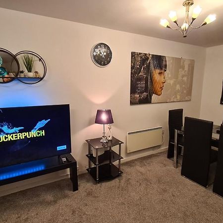 Luxury 2 Bed Apt With Free Wi-Fi & Parking Manchester Buitenkant foto