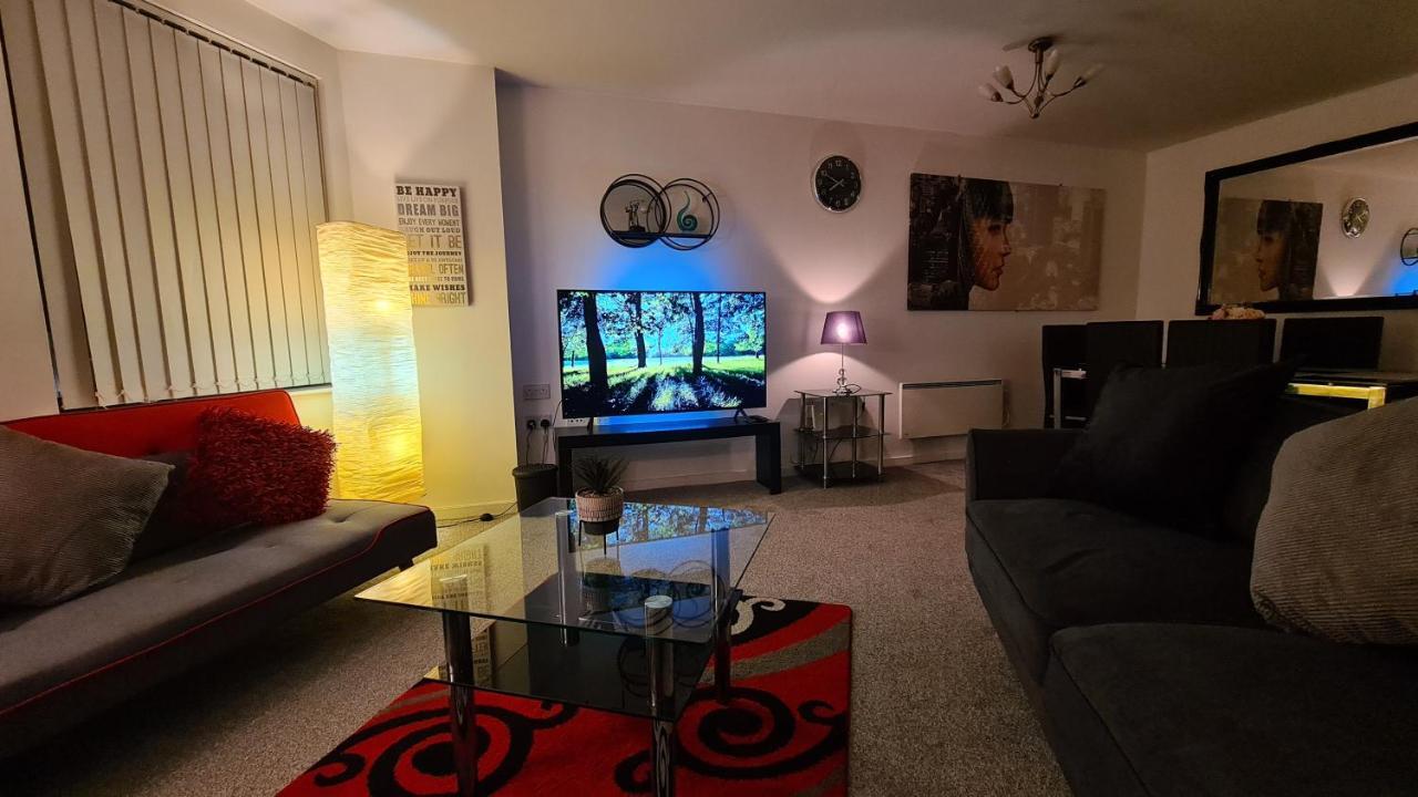 Luxury 2 Bed Apt With Free Wi-Fi & Parking Manchester Buitenkant foto