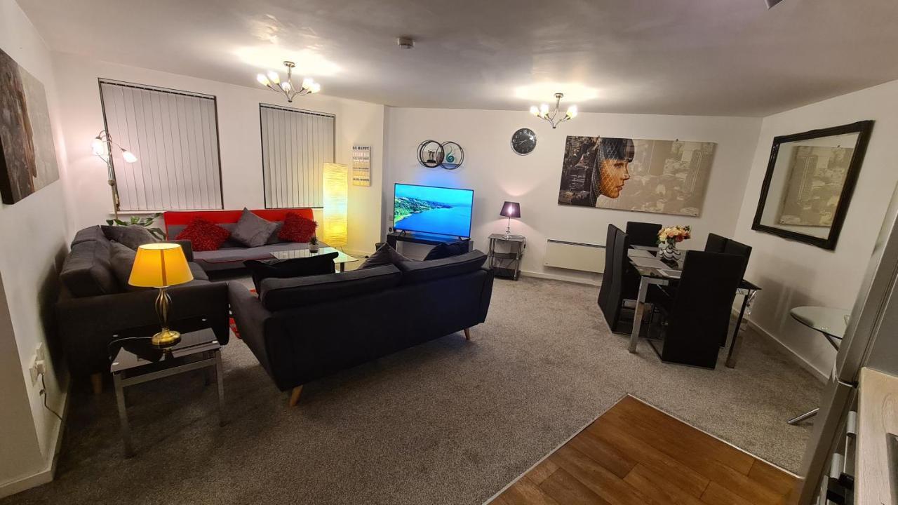 Luxury 2 Bed Apt With Free Wi-Fi & Parking Manchester Buitenkant foto
