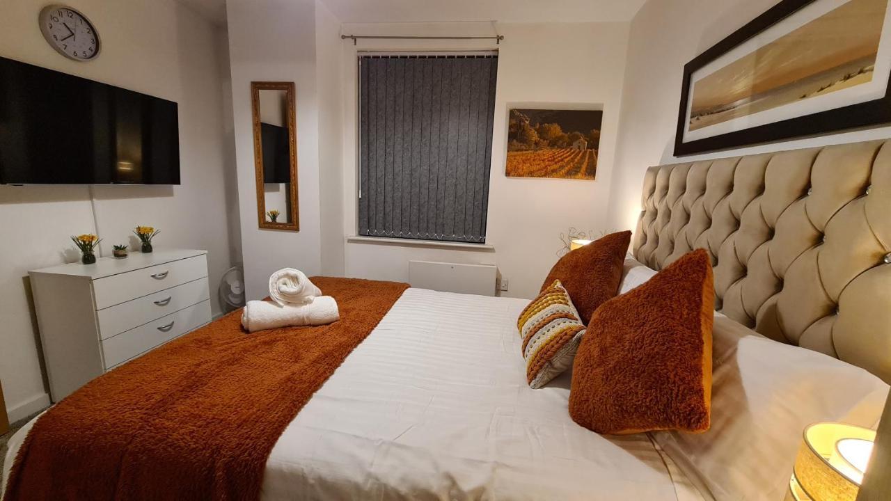 Luxury 2 Bed Apt With Free Wi-Fi & Parking Manchester Buitenkant foto