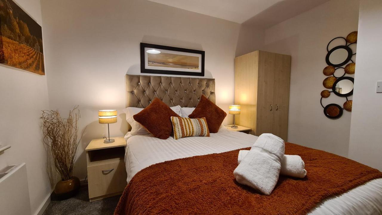 Luxury 2 Bed Apt With Free Wi-Fi & Parking Manchester Buitenkant foto