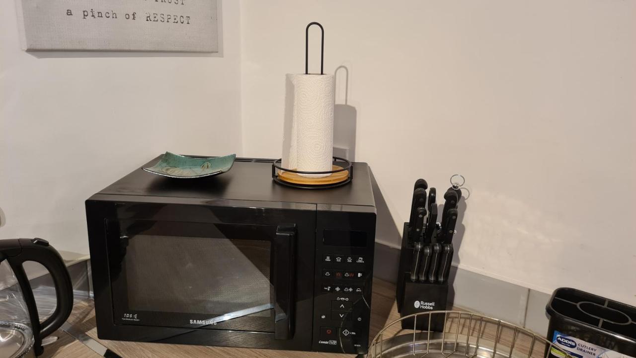 Luxury 2 Bed Apt With Free Wi-Fi & Parking Manchester Buitenkant foto