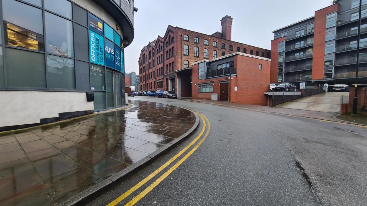 Luxury 2 Bed Apt With Free Wi-Fi & Parking Manchester Buitenkant foto